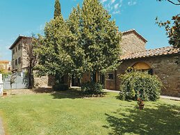 Chalet With Swimming Pool in Cortona
