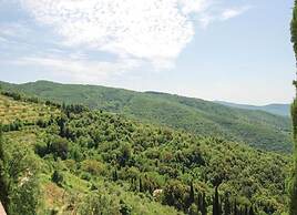 Chalet With Pool in Cortona