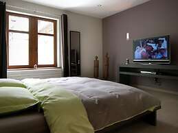 Attractive Holiday Home in Spa With Swimming Pool