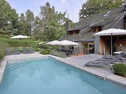 Attractive Holiday Home in Spa With Swimming Pool