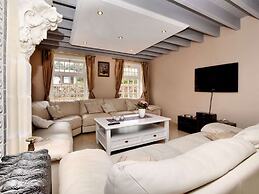 Villa With Swimming Pool and Sauna