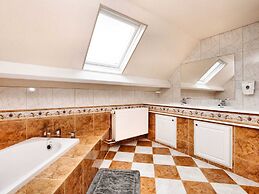 Villa With Swimming Pool and Sauna