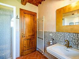 Private Garden and Pool, Near Siena and Crete Senesi