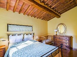 Private Garden and Pool, Near Siena and Crete Senesi