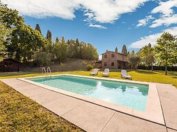 Private Garden and Pool, Near Siena and Crete Senesi
