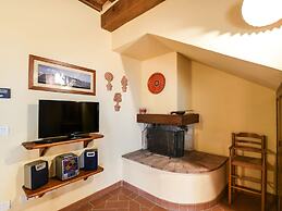 Private Garden and Pool, Near Siena and Crete Senesi