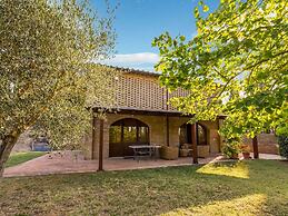 Private Garden and Pool, Near Siena and Crete Senesi