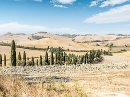 Private Garden and Pool, Near Siena and Crete Senesi