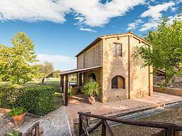 Private Garden and Pool, Near Siena and Crete Senesi