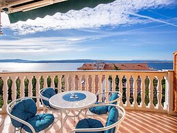 Splendid Apartment with Hot Tub in Crikvenica Croatia