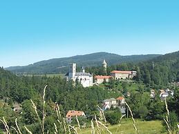 Villa by Lake & Slopes