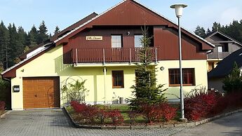 Villa by Lake & Slopes