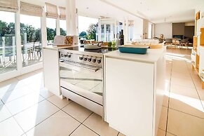 Luxurious Villa With Pool and Sauna, and Very Suitable for Culinary Wo