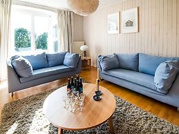 Luxurious Villa With Pool and Sauna, and Very Suitable for Culinary Wo