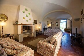 Villa in Tuscany Near Medieval Ghizzano
