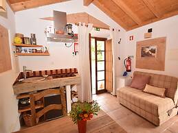 Quiet & Cottage in Estate Casas da Cerca near Troviscais