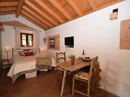 Quiet & Cottage in Estate Casas da Cerca near Troviscais