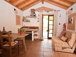 Quiet & Cottage in Estate Casas da Cerca near Troviscais