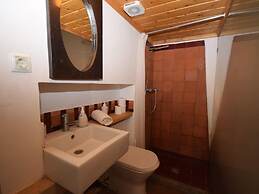 Quiet & Cottage in Estate Casas da Cerca near Troviscais