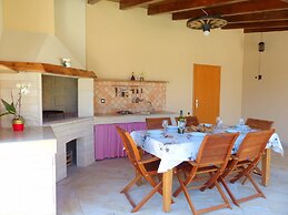 Cozy Holiday Home in Valtura With Swimming Pool