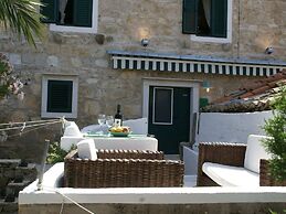 Rustic Apartment in Vis With Terrace