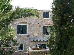 Rustic Apartment in Vis With Terrace