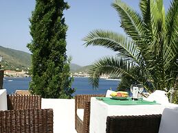 Rustic Apartment in Vis With Terrace