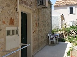 Rustic Apartment in Vis With Terrace