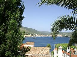 Apartment in Vis With Terrace