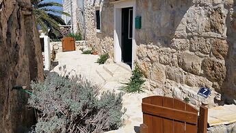 Coastal Apartment in Vis Near sea