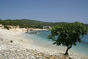 Coastal Apartment in Vis Near sea