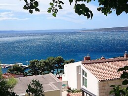 Delightfully Decorated Apartment with Sea View near Beach