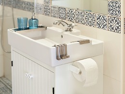 Delightfully Decorated Apartment with Sea View near Beach