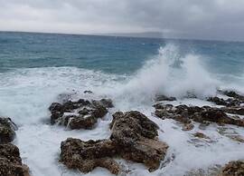 Delightfully Decorated Apartment with Sea View near Beach