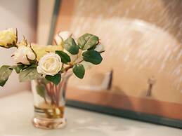 Delightfully Decorated Apartment with Sea View near Beach