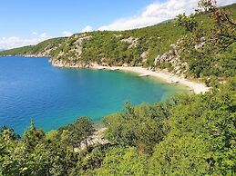 Apartment in Dramalj With Swimming Pool