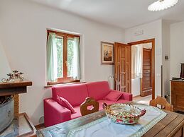 Belvilla by OYO Apartment in Assissi With Terrace
