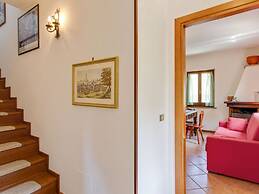 Belvilla by OYO Apartment in Assissi With Terrace