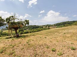 Belvilla by OYO Apartment in Assissi With Terrace