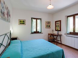 Belvilla by OYO Apartment in Assissi With Terrace