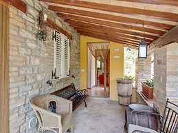 Belvilla by OYO Apartment in Assissi With Terrace