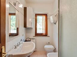 Belvilla by OYO Apartment in Assissi With Terrace