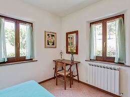 Belvilla by OYO Apartment in Assissi With Terrace