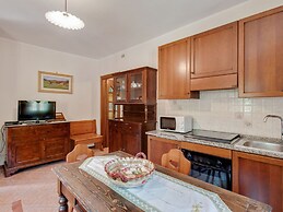 Belvilla by OYO Apartment in Assissi With Terrace