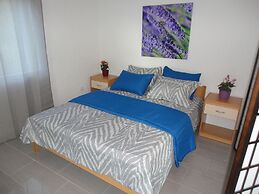 Adorable Apartment With Terrace & Beautiful Sea View Near the Sea Bay