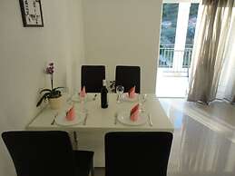 Adorable Apartment With Terrace & Beautiful Sea View Near the Sea Bay