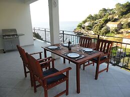 Adorable Apartment With Terrace & Beautiful Sea View Near the Sea Bay