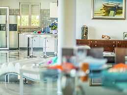 Spacious Detached Villa with Pool near Pula with sea View