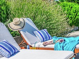 Spacious Detached Villa with Pool near Pula with sea View