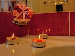 Adorable Apartment With Pool, Hot Tub & Terrace With Sea View